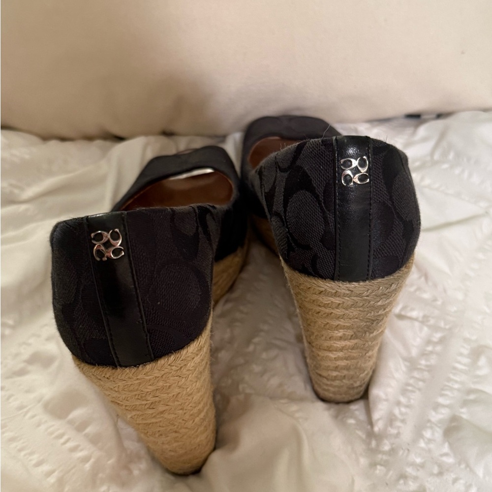 Coach Shoes Size 7 - Picture 9 of 10